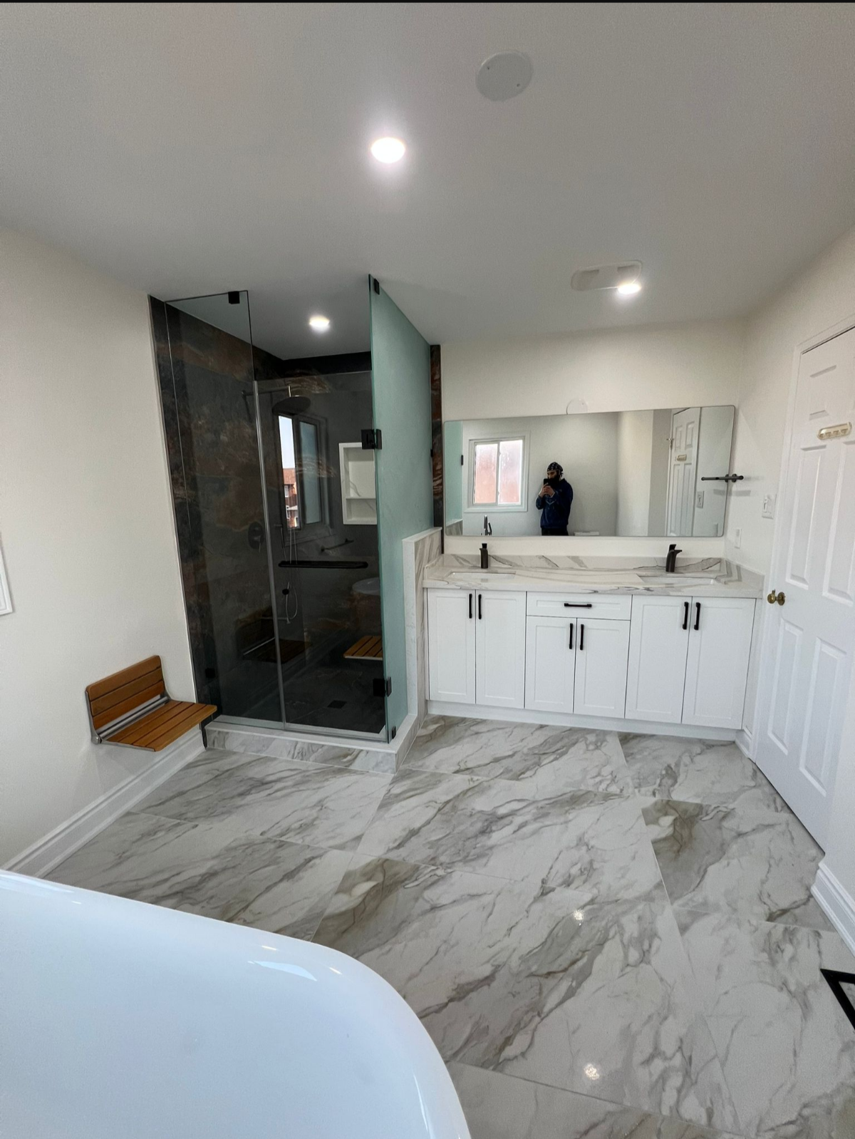 Create Your Dream Bathroom: A Blend of Luxury and Functionality